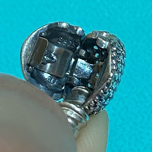 Pandora Bracelet with 6 charms - Picture 6 of 9